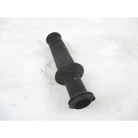 HANDLEBAR GRIPS OEM N.  SPARE PART USED SCOOTER APRILIA SCARABEO 200 (1999 - 2002) DISPLACEMENT CC. 200  YEAR OF CONSTRUCTION 2002