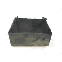 BATTERY HOLDER OEM N.  SPARE PART USED SCOOTER KYMCO PEOPLE 125 - 150 4T (1999-2005) DISPLACEMENT CC. 150  YEAR OF CONSTRUCTION 2000