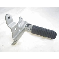 FOOTPEG OEM N. 5GJ274300000  SPARE PART USED SCOOTER YAMAHA T-MAX 500 2001-2003 (XP500) DISPLACEMENT CC. 500  YEAR OF CONSTRUCTION 2004