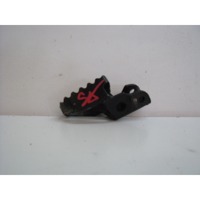 FRONT FOOTREST OEM N. AP8146821 SPARE PART USED MOTO APRILIA RX 125 (2007-2014) DISPLACEMENT CC. 125  YEAR OF CONSTRUCTION 2009