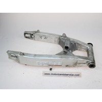 SWING ARM OEM N. 6100039F10 SPARE PART USED MOTO SUZUKI GSX R 600 (2001-2003) DISPLACEMENT CC. 600  YEAR OF CONSTRUCTION 2002