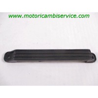 BATTERY HOLDER OEM N. 674076 SPARE PART USED SCOOTER PIAGGIO VESPA 125 PRIMAVERA 3V I.E (2013-2014) DISPLACEMENT CC. 125  YEAR OF CONSTRUCTION 2014