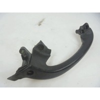 PILLION HANDLE OEM N. 575573000C  SPARE PART USED SCOOTER PIAGGIO X9 500 EVOLUTION ( 2003 - 2006 ) DISPLACEMENT CC. 500  YEAR OF CONSTRUCTION 2003