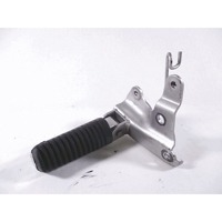 FOOTPEG OEM N. 5VU274400100  SPARE PART USED SCOOTER YAMAHA T-MAX XP 500 ( 2004 - 2007 )  DISPLACEMENT CC. 500  YEAR OF CONSTRUCTION 2004