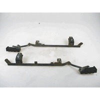 FOOTPEG OEM N.  SPARE PART USED SCOOTER HONDA DYLAN 125 (2002-2006) DISPLACEMENT CC. 125  YEAR OF CONSTRUCTION 2003