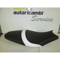 SEAT / BACKREST OEM N.  SPARE PART USED MOTO KAWASAKI ER-6 (2005 - 2008) DISPLACEMENT CC. 650  YEAR OF CONSTRUCTION 2007