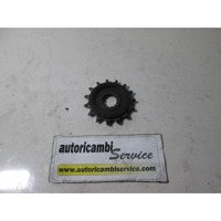 SPROCKET OEM N.  SPARE PART USED MOTO KAWASAKI ER-6 (2005 - 2008) DISPLACEMENT CC. 650  YEAR OF CONSTRUCTION 2007
