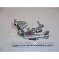 FRONT FOOTREST OEM N. 5SL274460000, 5SL272110000  SPARE PART USED MOTO YAMAHA YZF R6 RJ03 (2003-2004) DISPLACEMENT CC. 600  YEAR OF CONSTRUCTION 2003