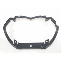 "DASHBOARD COVER / HANDLEBAR OEM N. 1-000-298-364	 SPARE PART USED SCOOTER MALAGUTI BLOG 160 (2009 - 2012) DISPLACEMENT CC. 160  YEAR OF CONSTRUCTION 2010"