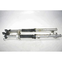 FRONT AXLE KIT OEM N. 51400-MG2-872 51500-MG2-872 53200-MG2-000 53230-MG SPARE PART USED MOTO HONDA XL 600 R PD03E (1983 - 1986) DISPLACEMENT CC. 600  YEAR OF CONSTRUCTION 1984