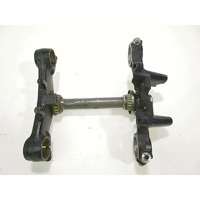 TRIPLE CLAMPS OEM N. 53230-463-000 53200-463-670ZA SPARE PART USED MOTO HONDA GL 1100 GOLD WING (1980 - 1983) DISPLACEMENT CC. 1100  YEAR OF CONSTRUCTION 1980