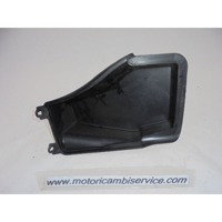 LUGGAGE COMPARTMENT COVER OEM N. 9211210G00000 SPARE PART USED SCOOTER SUZUKI BURGMAN 650 ( 2002 - 2003 ) DISPLACEMENT CC. 650  YEAR OF CONSTRUCTION 2003