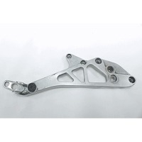 FRONT FOOTREST OEM N. 50600KE7000  SPARE PART USED MOTO HONDA VF 400 (1983 - 1986) DISPLACEMENT CC. 400  YEAR OF CONSTRUCTION