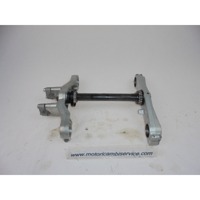 TRIPLE CLAMP OEM N. 5141010G00000 5131110G00000 SPARE PART USED SCOOTER SUZUKI BURGMAN 650 ( 2002 - 2003 ) DISPLACEMENT CC. 650  YEAR OF CONSTRUCTION 2003