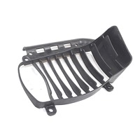 AIR DUCT OEM N. 577187 SPARE PART USED SCOOTER PIAGGIO VESPA GTS 300 (2008 - 2016) DISPLACEMENT CC. 300  YEAR OF CONSTRUCTION 2009