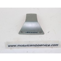 DASHBOARD COVER / HANDLEBAR OEM N. AP8163119 SPARE PART USED SCOOTER APRILIA ATLANTIC 250 (2004-2011) DISPLACEMENT CC. 250  YEAR OF CONSTRUCTION 2005