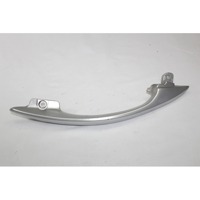 PILLION HANDLE OEM N. 4623014G00 SPARE PART USED SCOOTER SUZUKI BURGMAN AN 400 (2004 - 2005) DISPLACEMENT CC. 400  YEAR OF CONSTRUCTION 2005