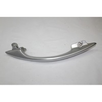 PILLION HANDLE OEM N. 4621014G00 SPARE PART USED SCOOTER SUZUKI BURGMAN AN 400 (2004 - 2005) DISPLACEMENT CC. 400  YEAR OF CONSTRUCTION 2005