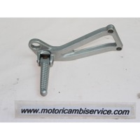 FRONT FOOTREST OEM N. 0028562 SPARE PART USED MOTO DUCATI 620 S SUPERSPORT (2003-2004) DISPLACEMENT CC. 620  YEAR OF CONSTRUCTION 2003
