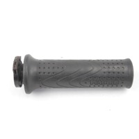 HANDLEBAR GRIPS OEM N. 58608R SPARE PART USED SCOOTER PIAGGIO BEVERLY 300 I.E (2010 - 2016) DISPLACEMENT CC. 300  YEAR OF CONSTRUCTION 2015